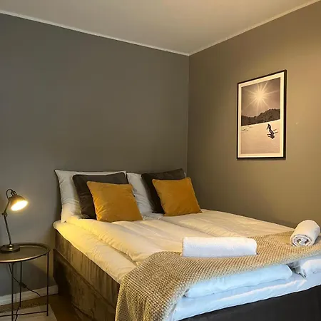 Modern & - Free Parking & Stylish Decor * Voss